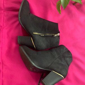 black and gold ankle bookts